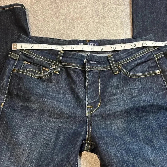 Fidelity Denim, Stevie Cut. Size 27. - Picture 7 of 9